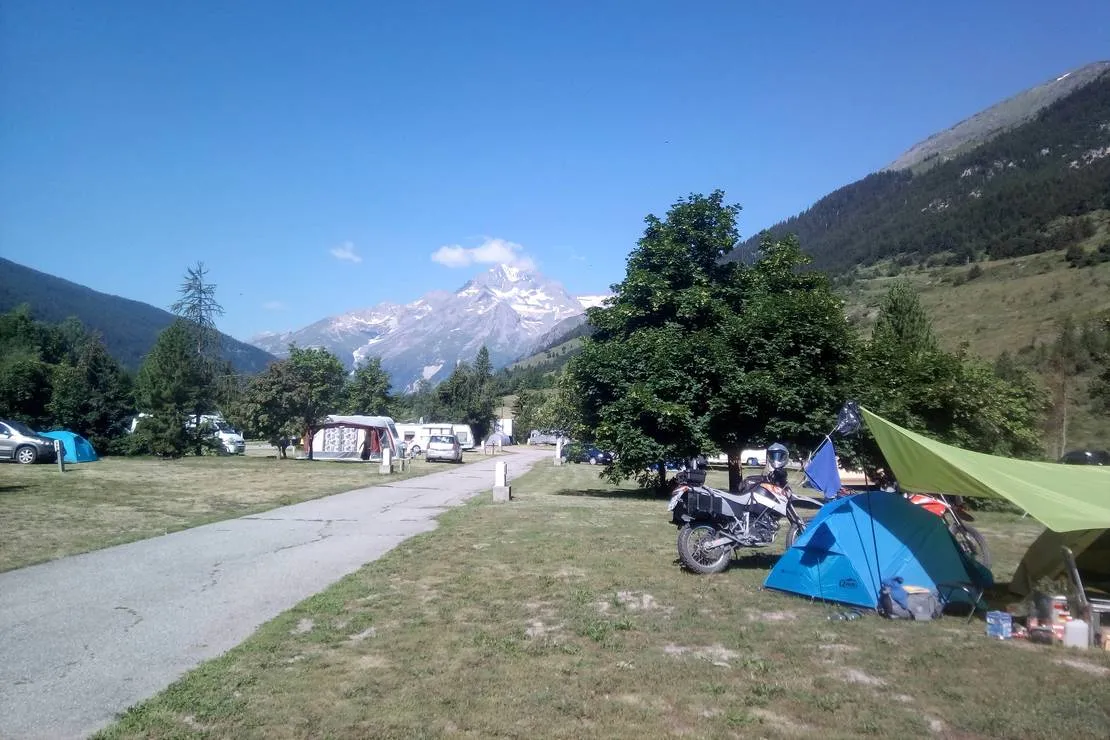 camping-caravaneige-de-lanslevillard-lanslevillard-oqyal