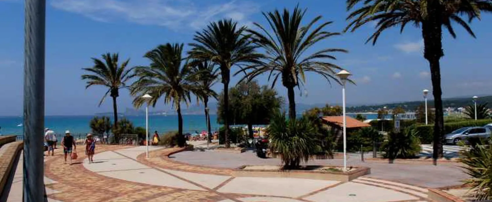 Les Baumelles