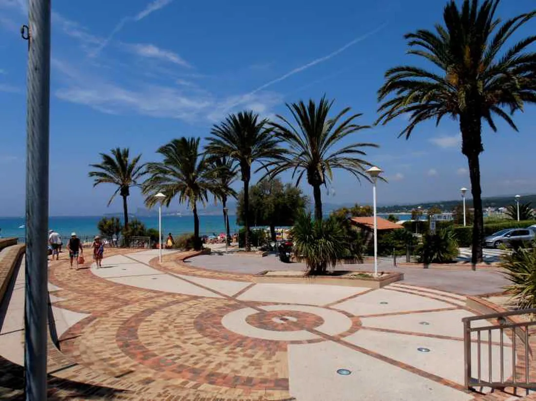 les-baumelles-st-cyr-sur-mer-ftbis