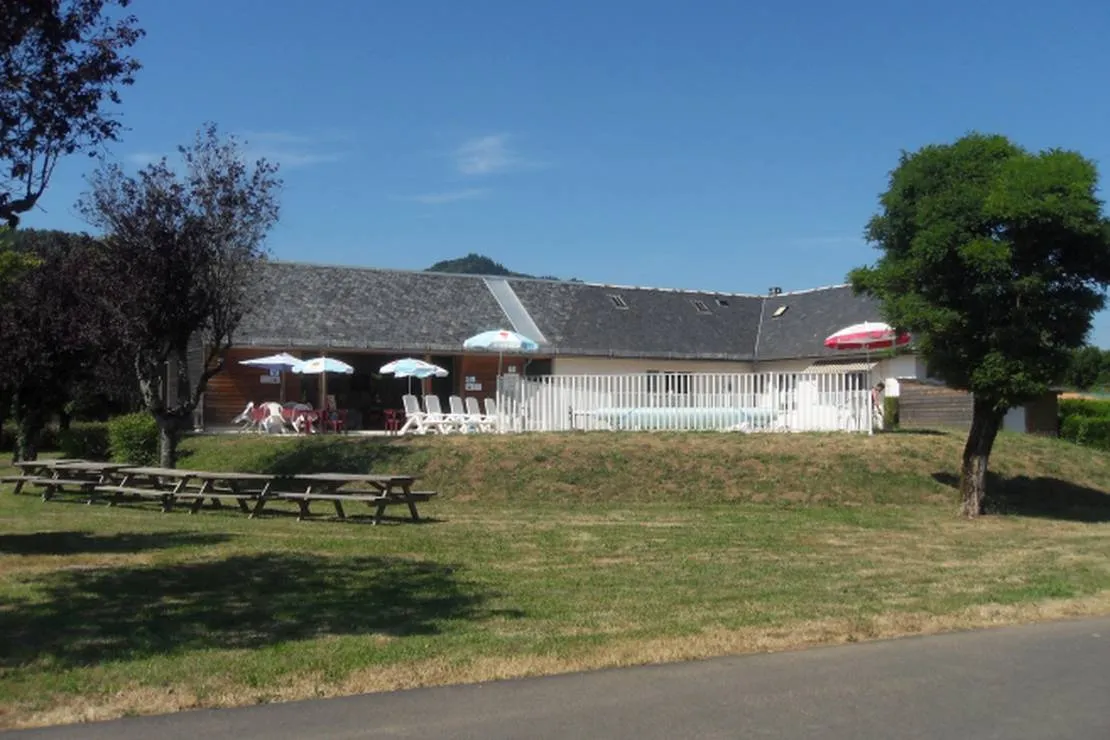 camping-municipal-du-val-de-cere-polminhac-1yxik