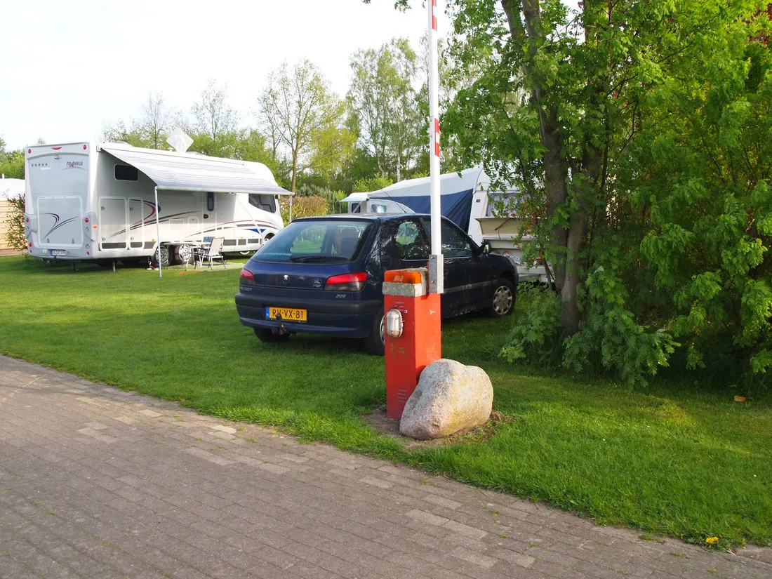 leckermeyer-hannker-am-duumlmmer-see-huumlde-0ktqm