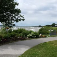 Village Inn on the Lake Hotel & RV Park