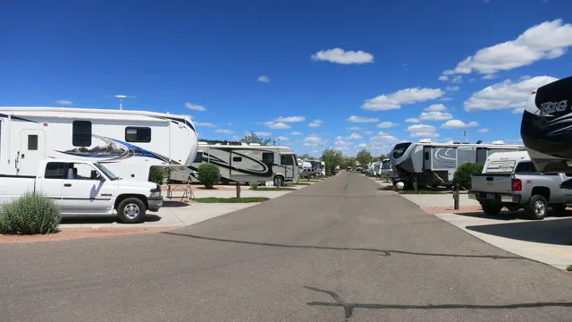 distant-drums-rv-resort-camp-verde-aahio