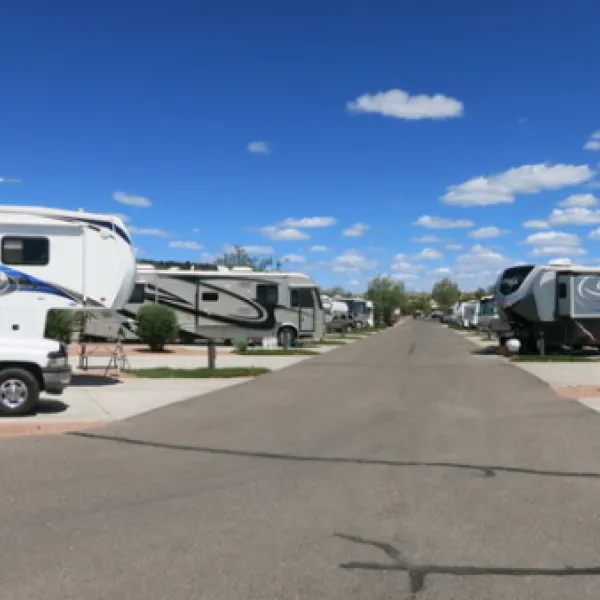 distant-drums-rv-resort-camp-verde-aahio