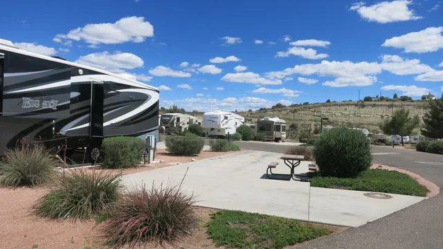 distant-drums-rv-resort-camp-verde-bmerv