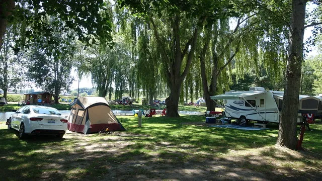 insta-launch-campground-marina-manistee-dg4o7