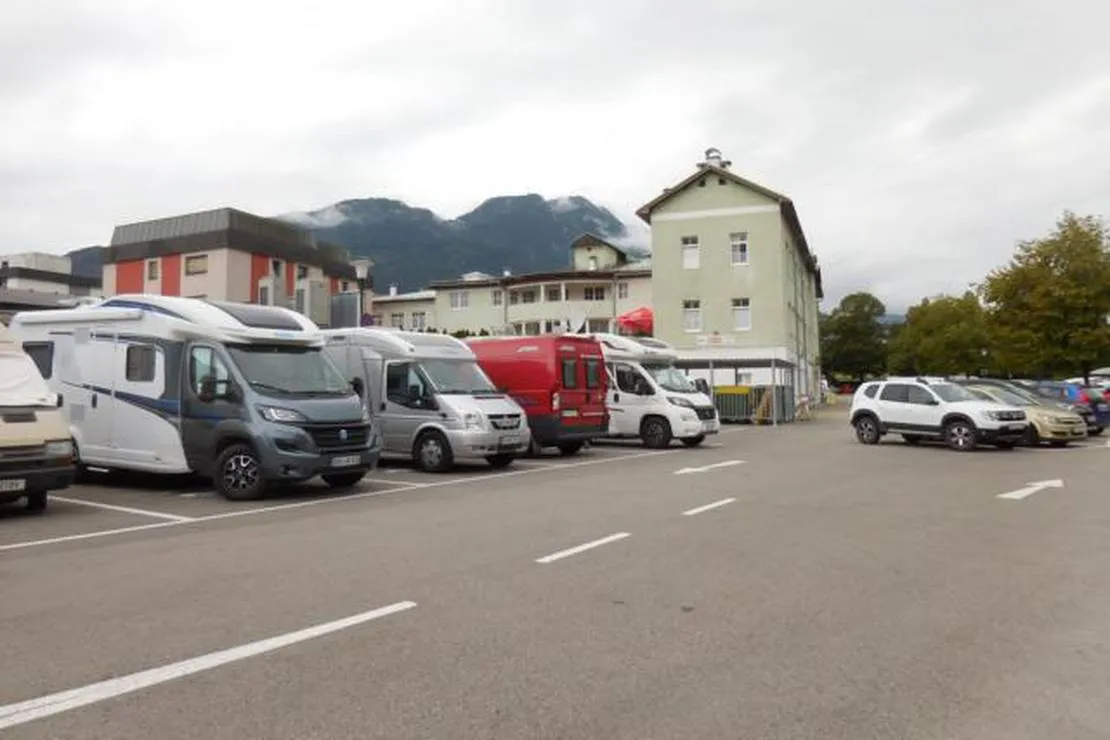 wohnmobilstellplatz-kaiservilla-bad-ischl-pyh1i