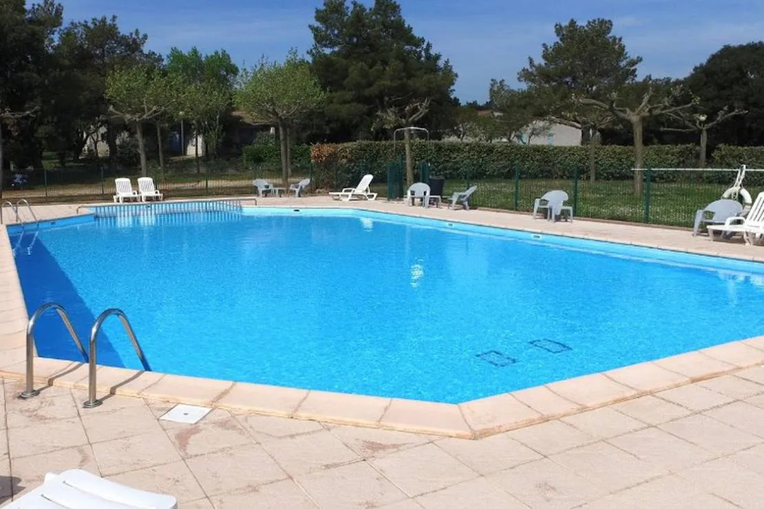 village-club-les-cigales-du-gard-mejannes-le-clap-rve3x