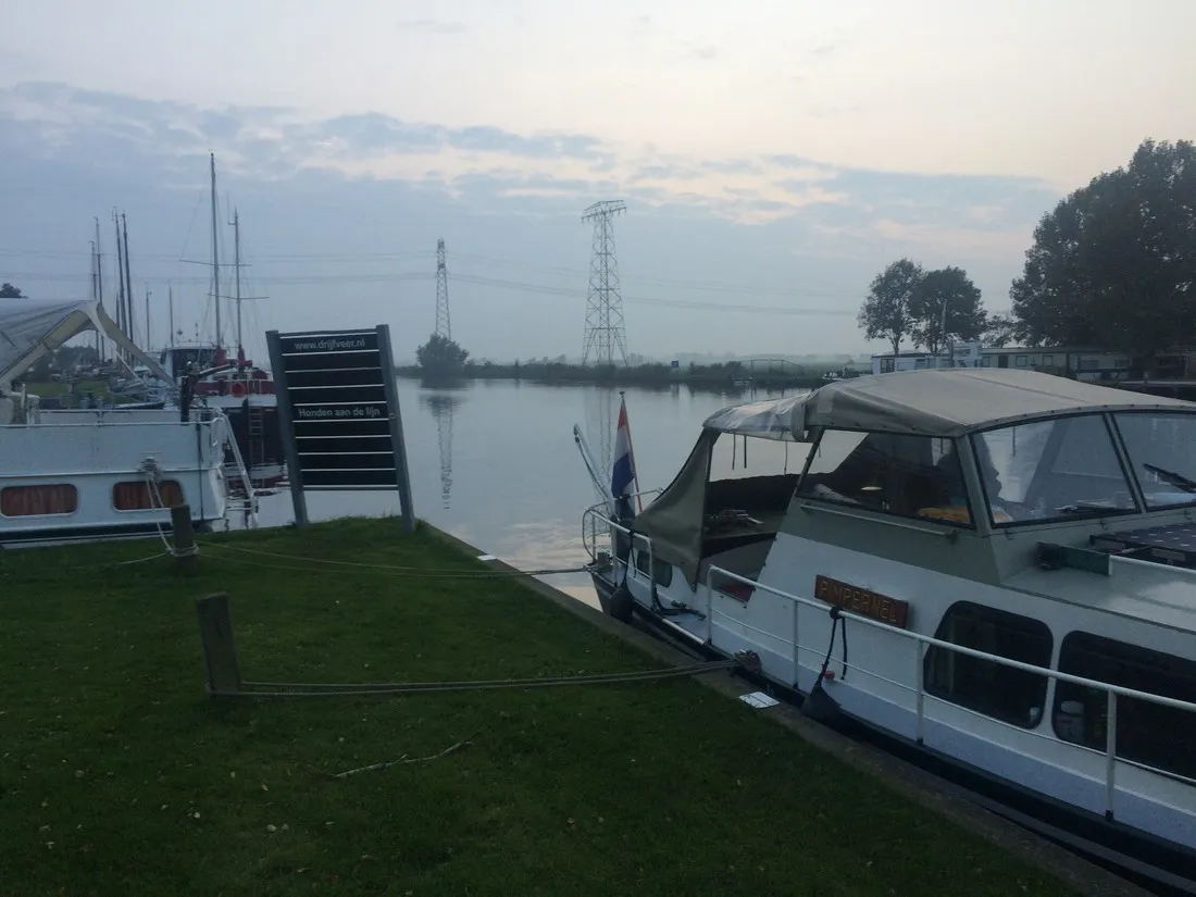 jachthaven-drijfveer-tusken-de-marren-akkrum-9mfbh