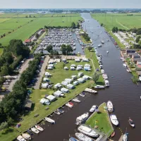 jachthaven-drijfveer-tusken-de-marren-akkrum-yhzmn