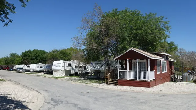 hill-country-cottage-rv-resort-new-braunfels-xgs1k