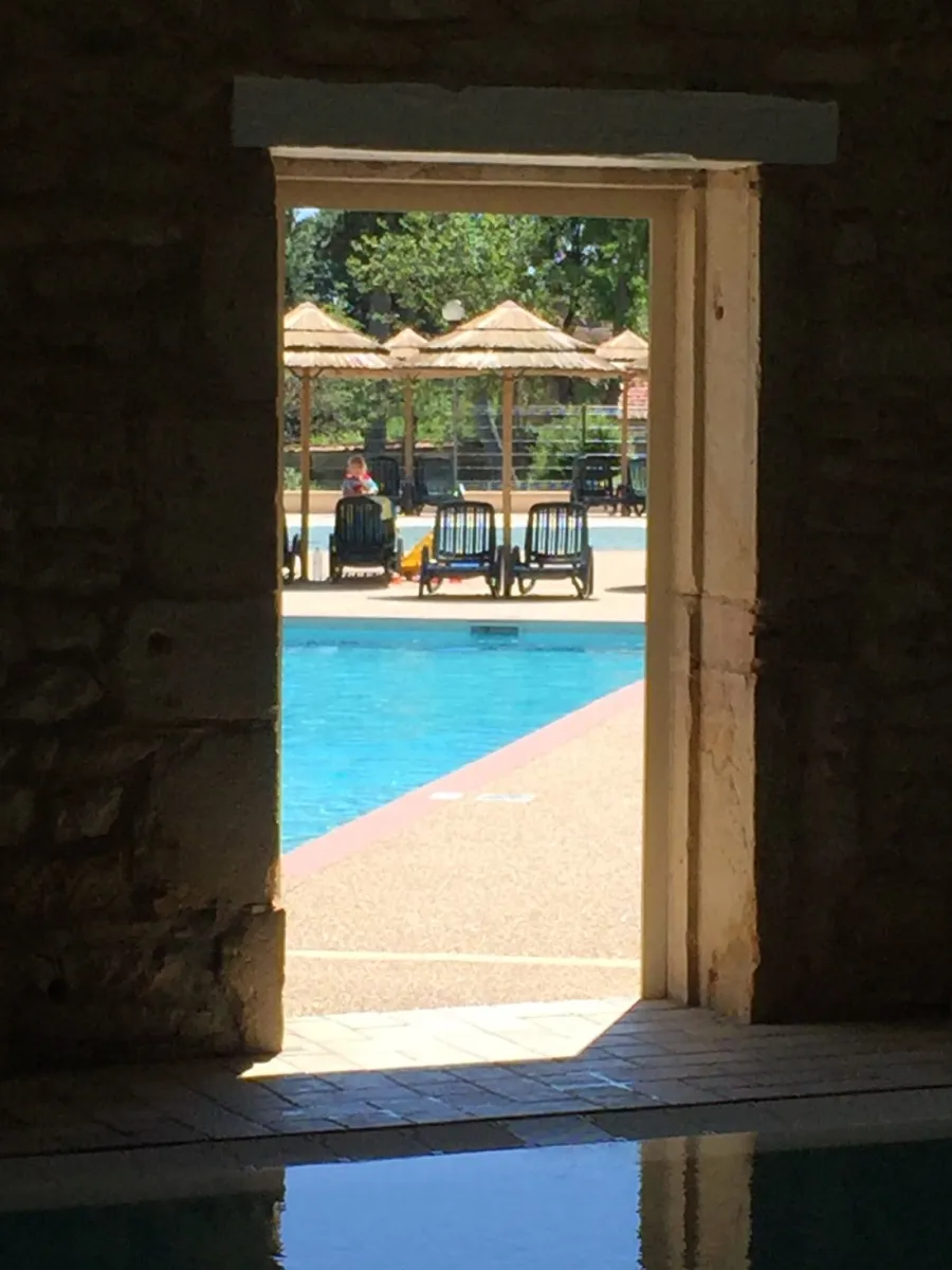 chateau-de-leperviegravere-gigny-sur-saocircne-cknqb