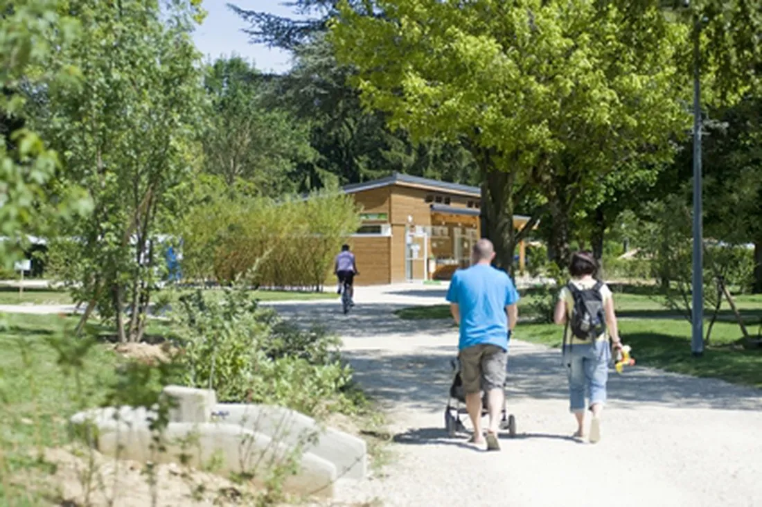 le-nid-du-parc-villars-les-dombes-vtlae