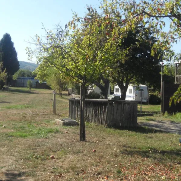 camping-aire-naturelle-de-mont-chardon-oyeu-2ql5s