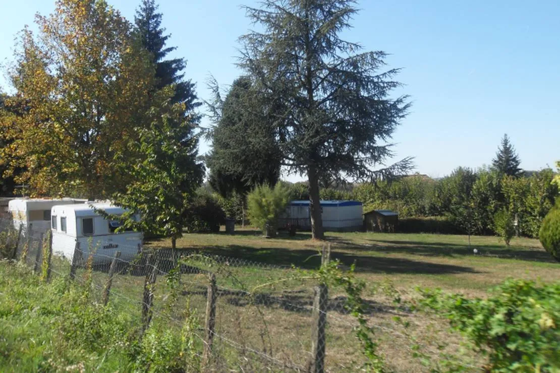 camping-aire-naturelle-de-mont-chardon-oyeu-5lzdx