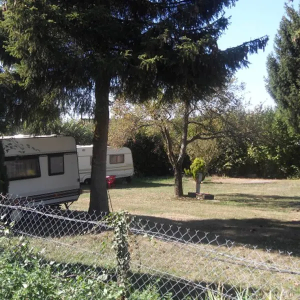 camping-aire-naturelle-de-mont-chardon-oyeu-8asuq