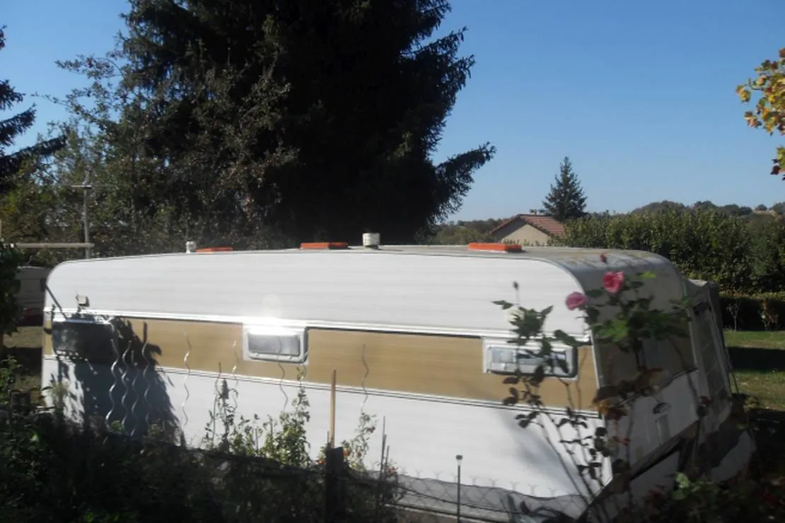 camping-aire-naturelle-de-mont-chardon-oyeu-dp31r