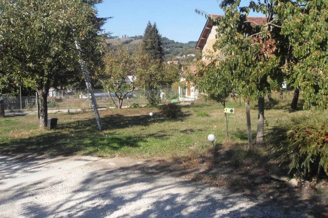 camping-aire-naturelle-de-mont-chardon-oyeu-sde0a