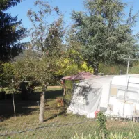 camping-aire-naturelle-de-mont-chardon-oyeu-tqfxp
