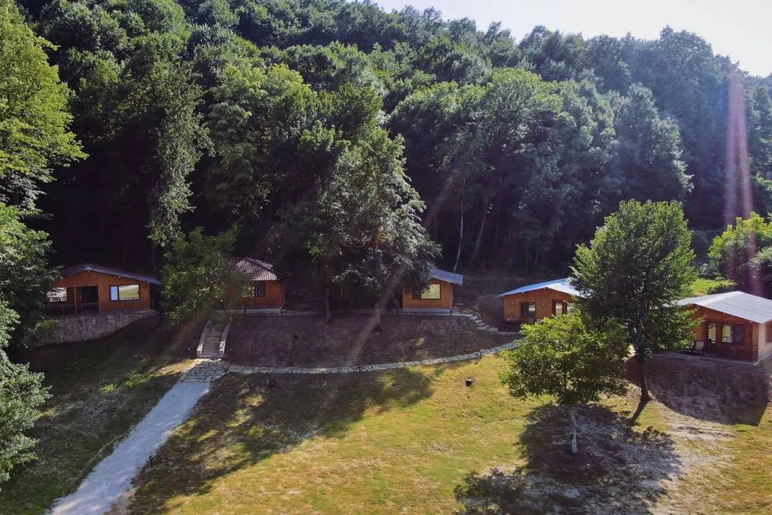 campsite-kapinovski-monastery-velchevo-axutq