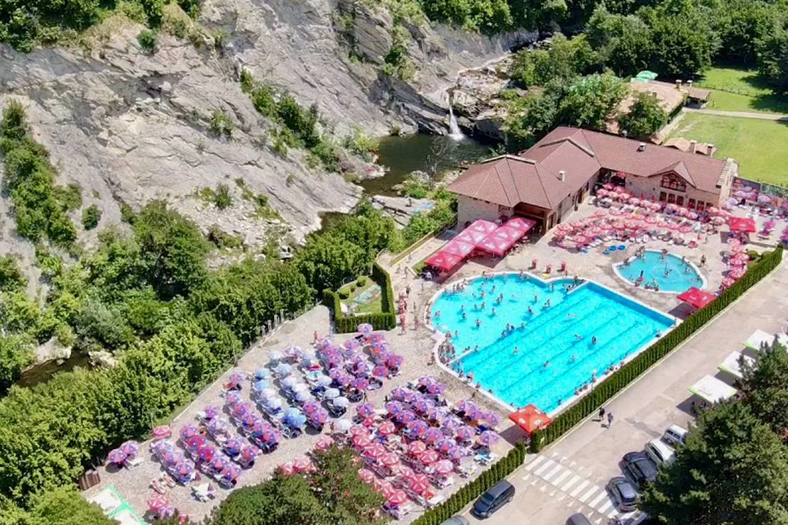 campsite-kapinovski-monastery-velchevo-fjmz4