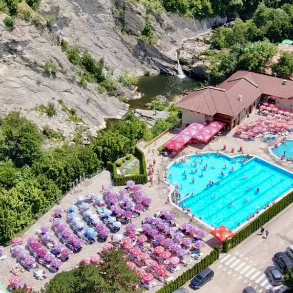 campsite-kapinovski-monastery-velchevo-fjmz4