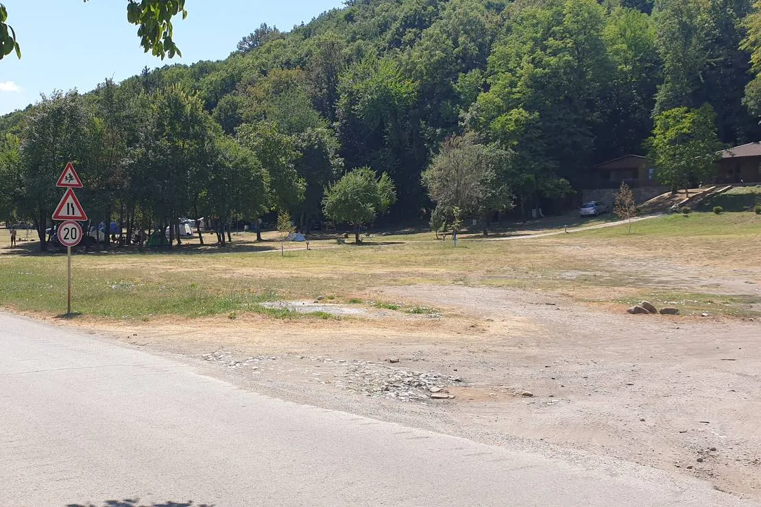 campsite-kapinovski-monastery-velchevo-s8oh9