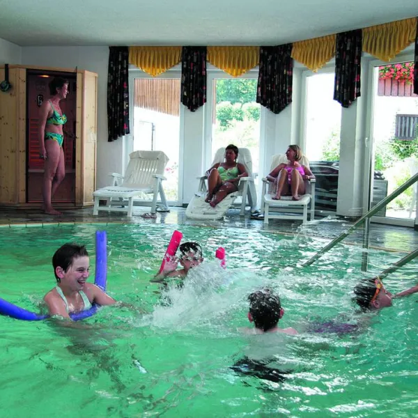 monikas-ferienhof-familotel-sauerland-wenholthausen-3sakn