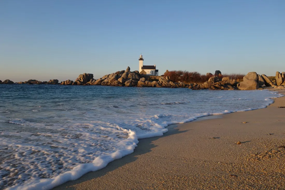 la-cote-des-leacutegendes-brignogan-plages-myhcu