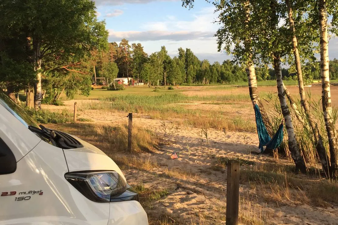 flatenbadets-stugor-camping-hillerstorp-jnanq