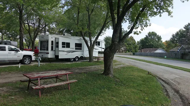 trailside-rv-park-store-grain-valley-n8sv7