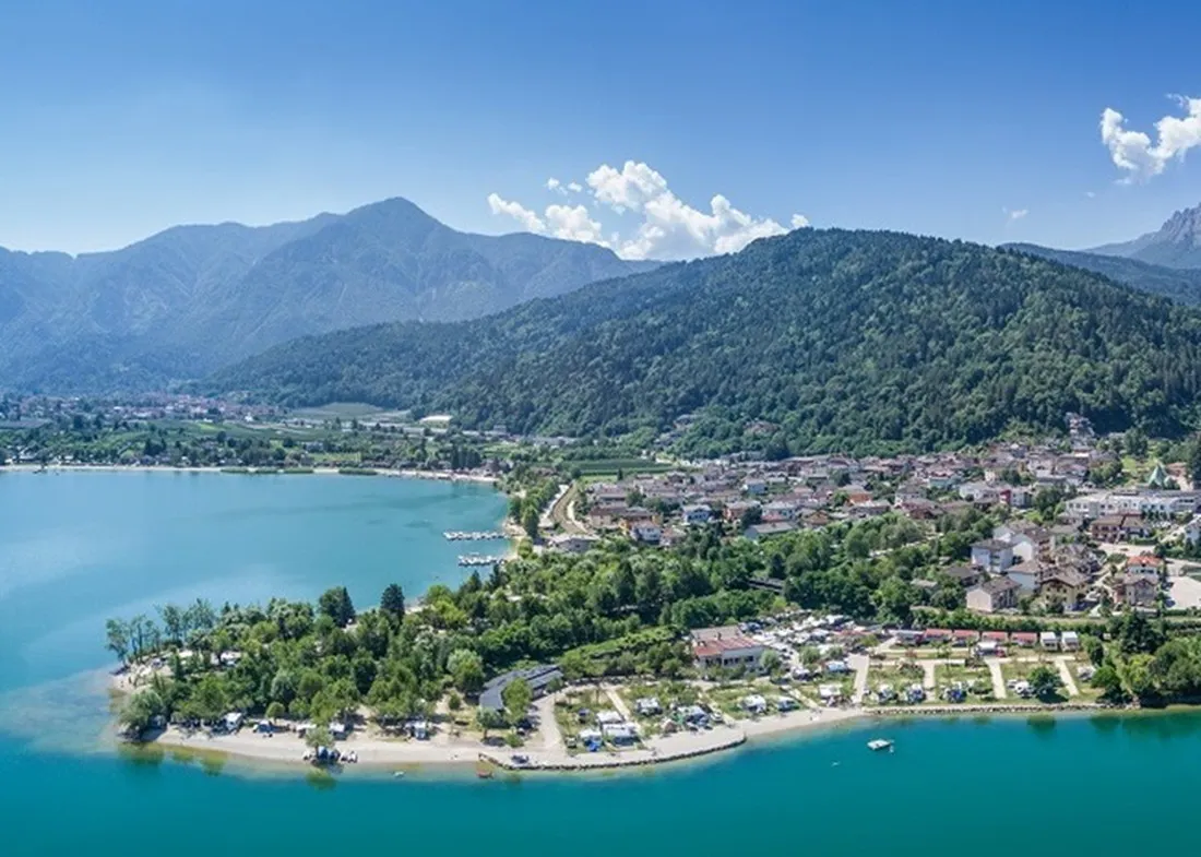 fleiola-calceranica-al-lago-bsbd4