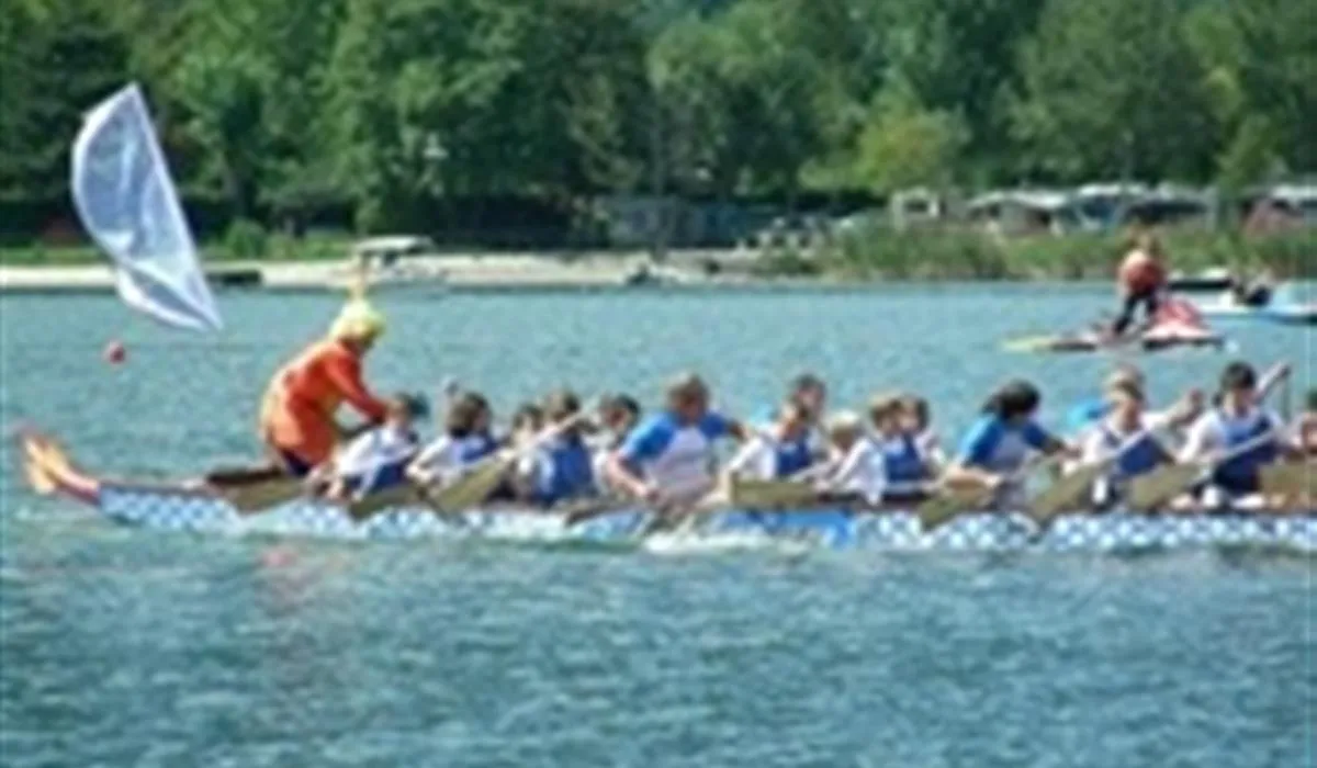 fleiola-calceranica-al-lago-hx0as