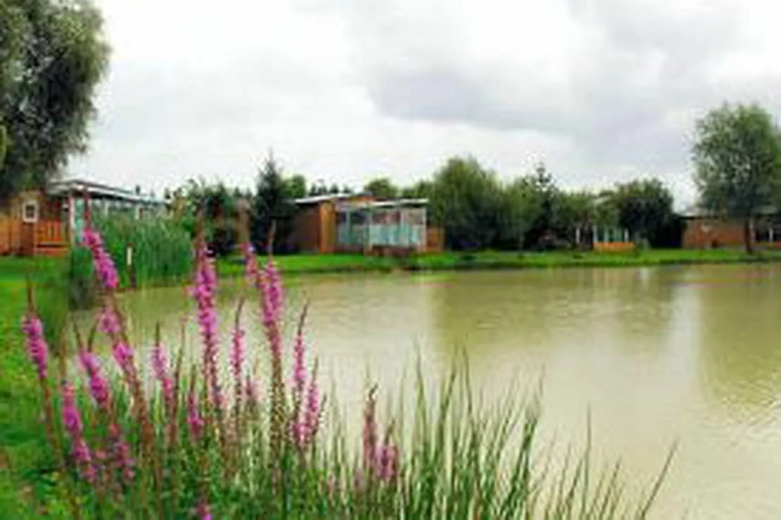 parc-residentiel-les-3-etangs-lion-en-sullias-bpr5w