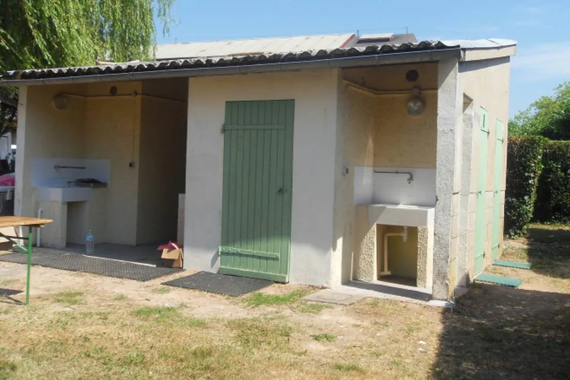 camping-caravaning-municipal-moulins-engilbert-k92wk