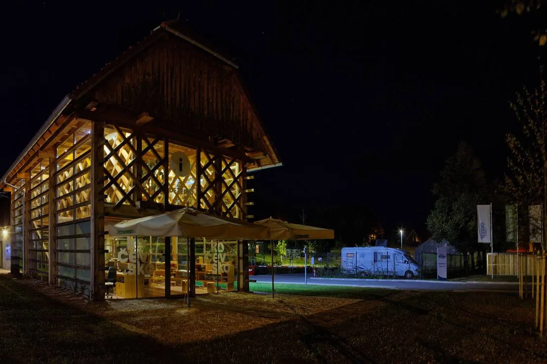 camp-jezero-kocevsko-kocevje-bhjx4