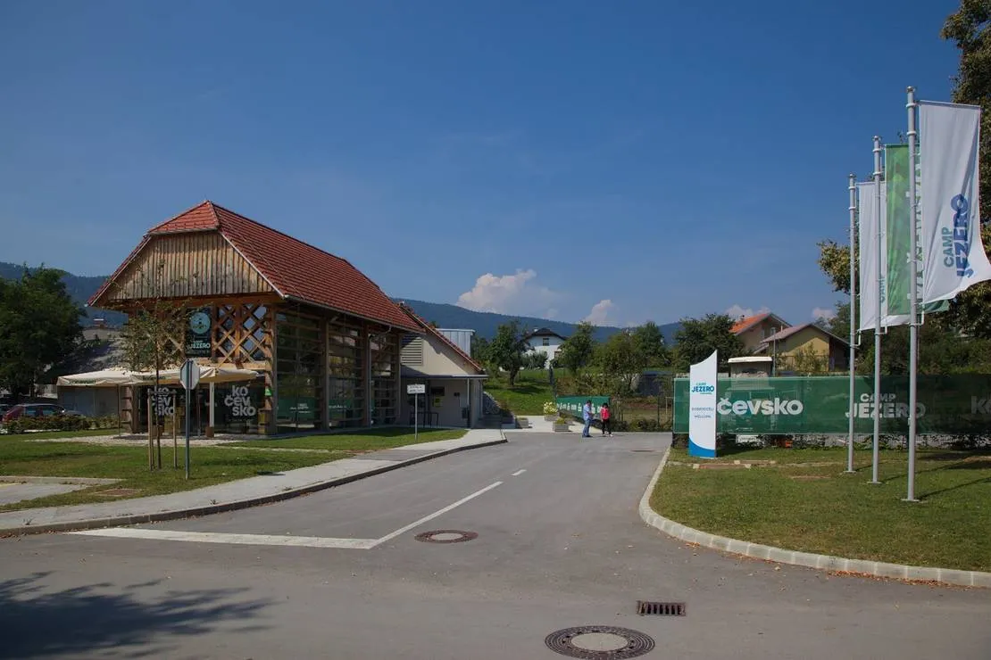 camp-jezero-kocevsko-kocevje-f6jgx