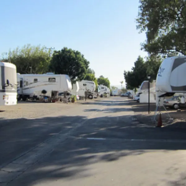 walnut-rv-park-northridge-xpbg5