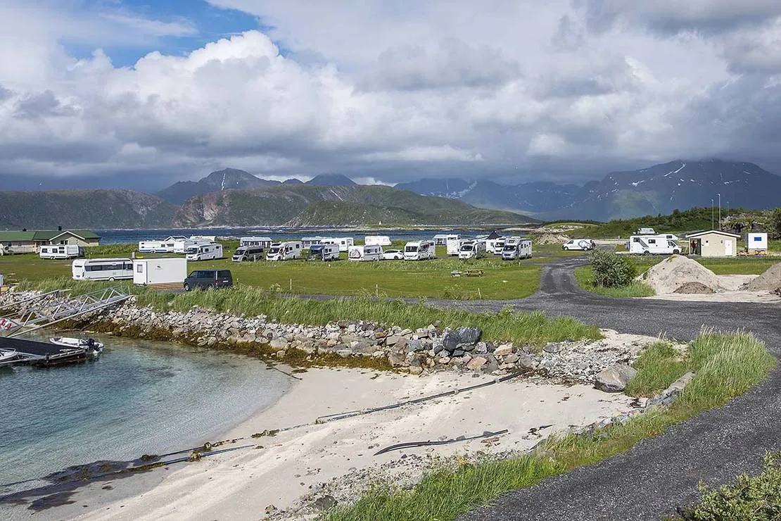 sommaroy-camping-marina-troms-j2uvj