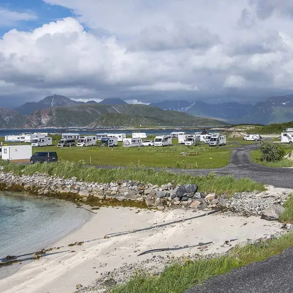 sommaroy-camping-marina-troms-j2uvj
