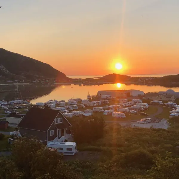 sommaroy-camping-marina-troms-l0z7m