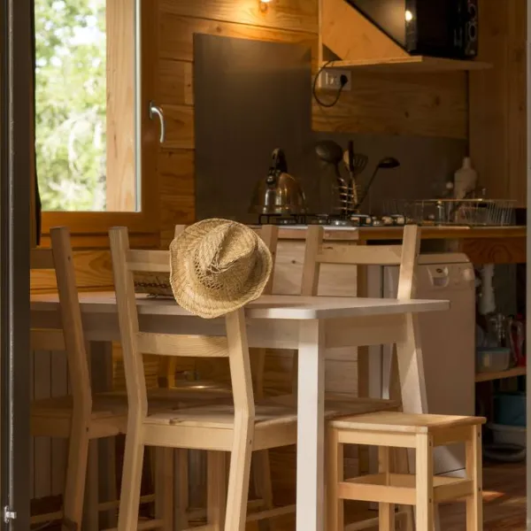 village-huttopia-sud-ardeche-vagnas-ovr5y