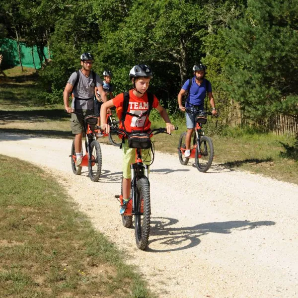 village-huttopia-sud-ardeche-vagnas-u6ia4