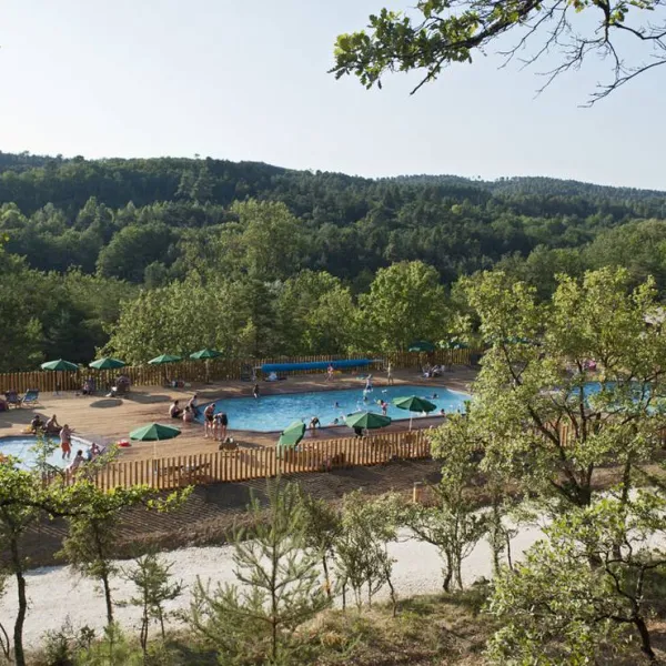 village-huttopia-sud-ardeche-vagnas-yinbu