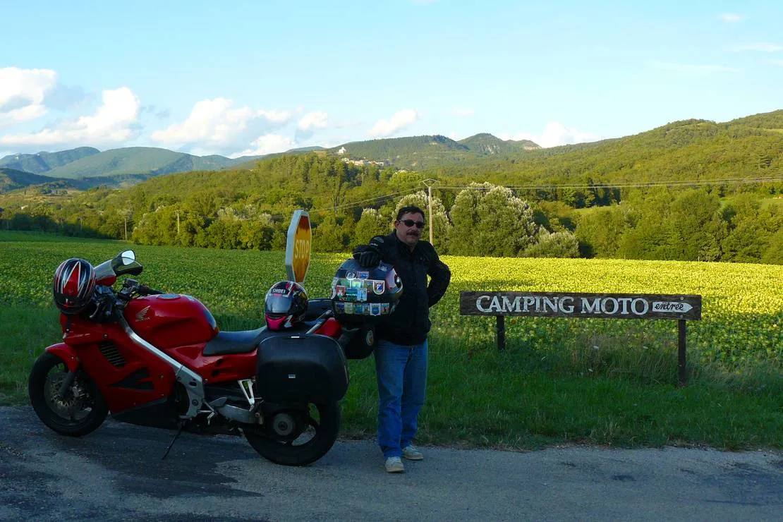 le-camping-moto-montclar-sur-gervanne-wmmqm