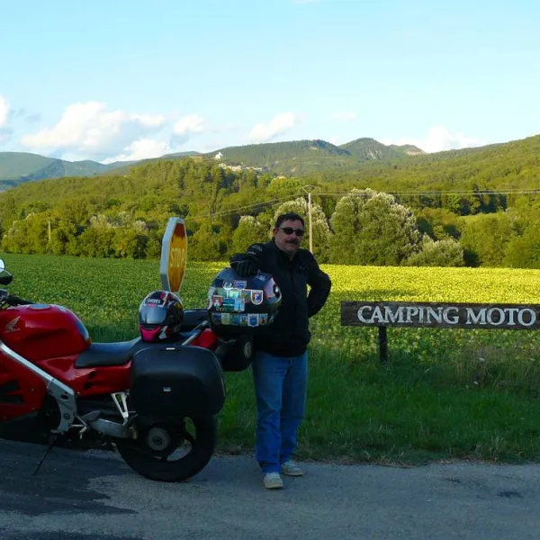 le-camping-moto-montclar-sur-gervanne-wmmqm