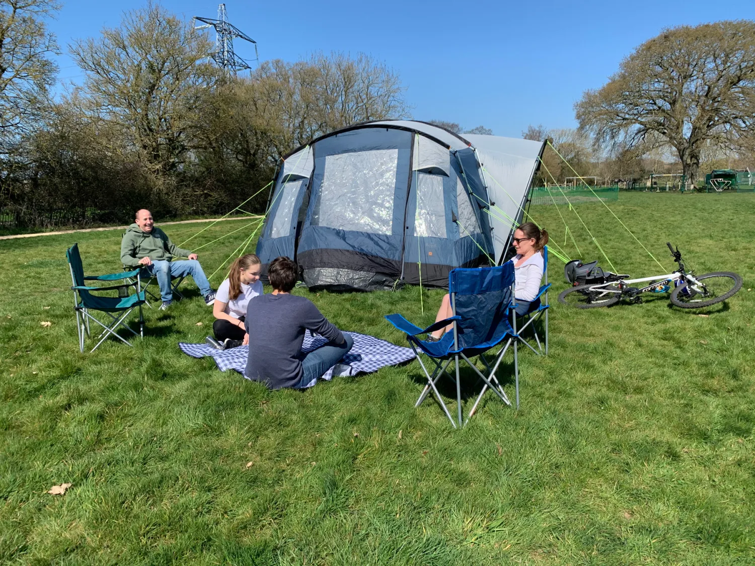 hannah-wales-chichester-yd81c