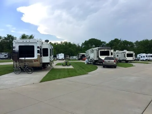 deer-creek-valley-rv-park-topeka-2uy9j