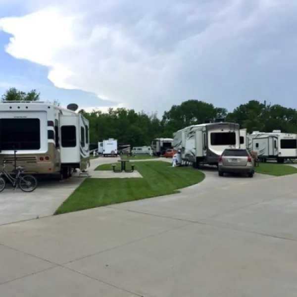 deer-creek-valley-rv-park-topeka-2uy9j