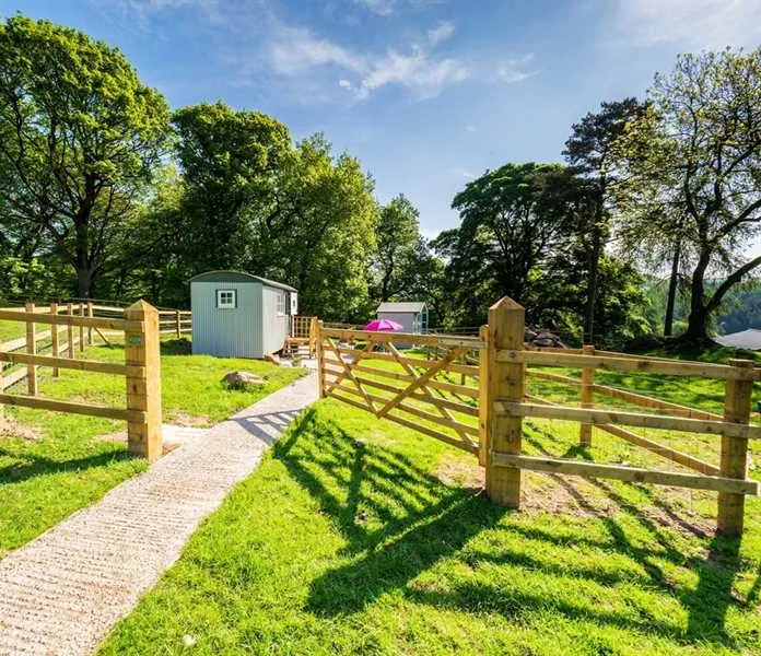 shepherds-crook-hut-macclesfield-ullig